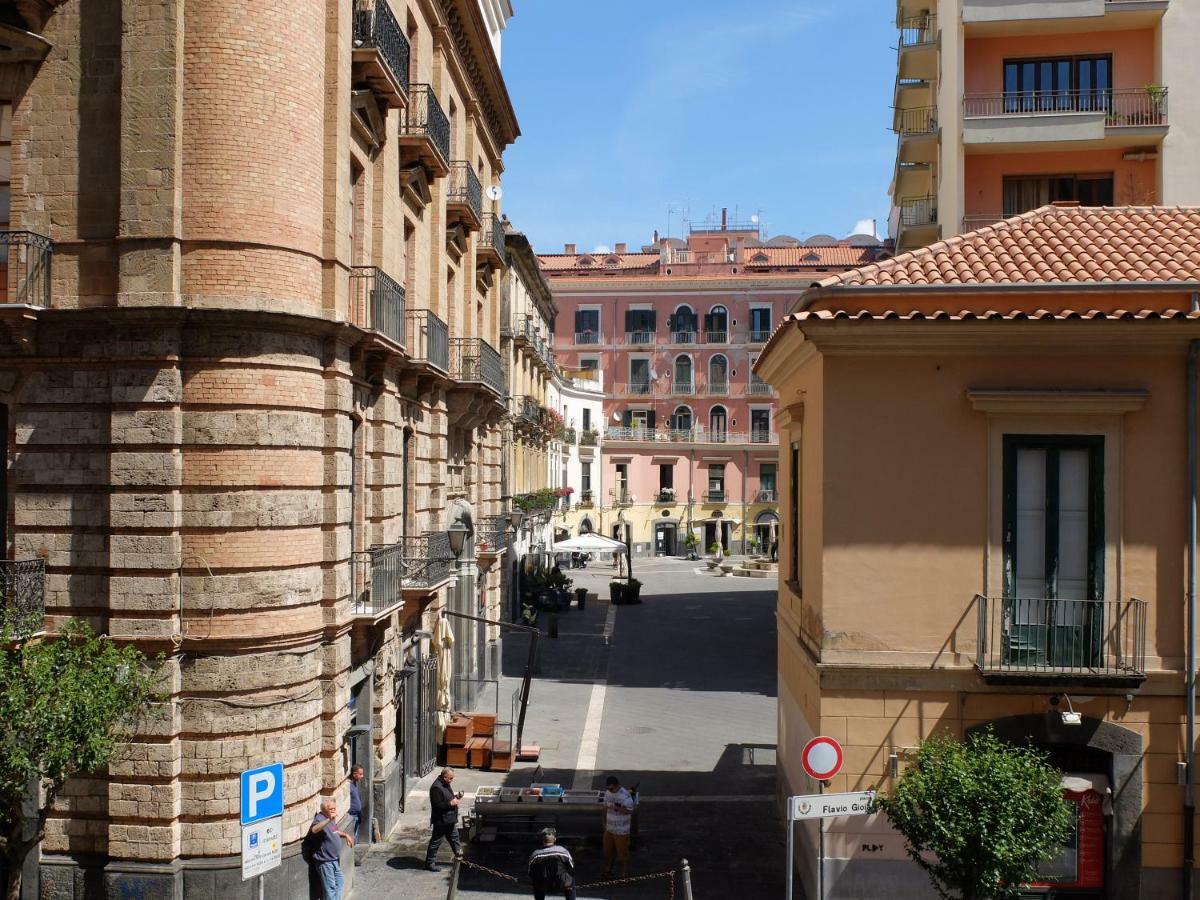 A Casa Di Adri Apartment Salerno Exterior photo